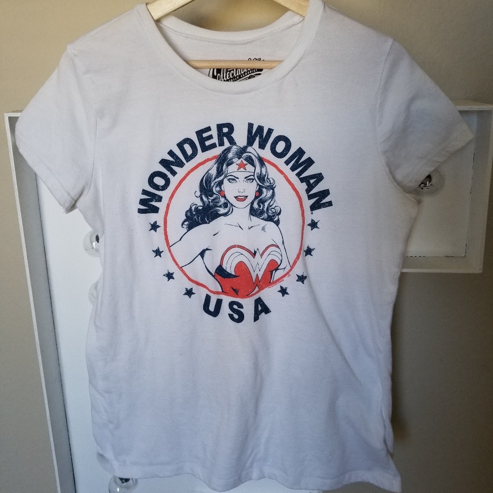 Old navy classics collection Wonder Woman shirt